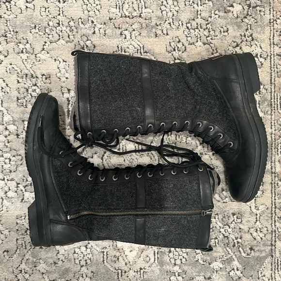 UGG Elvia Tall Boots Size 10 Women’s Great Condition Black Wool Lined Rubber - Picture 8 of 9